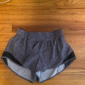 Lululemon hotty hot shorts 2.5 inches